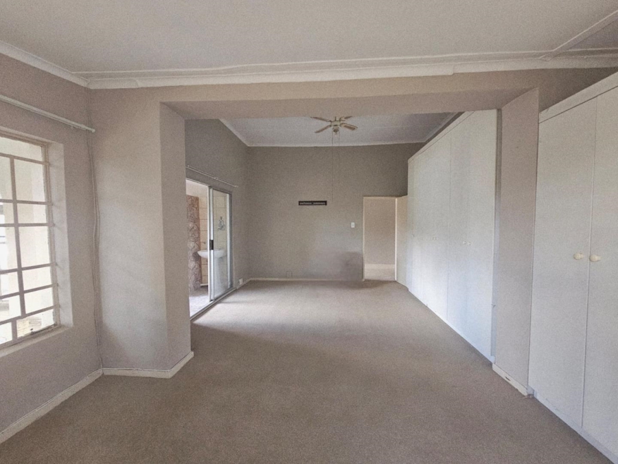 5 Bedroom Property for Sale in Ladybrand Free State